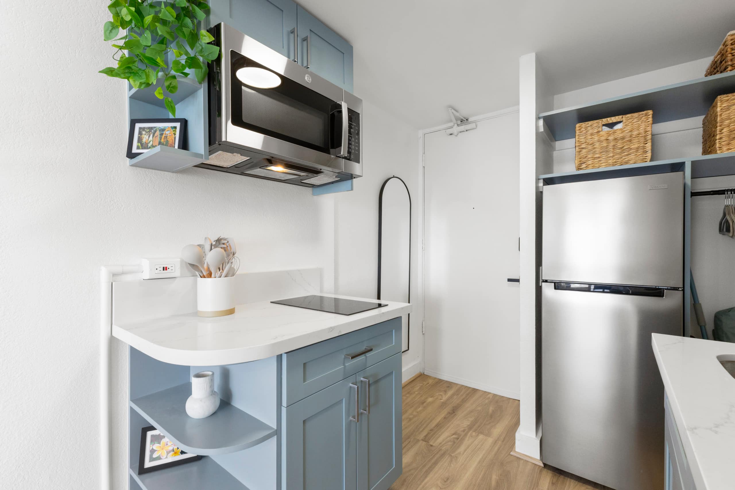NEW Studio with 2 Queen Beds in Waikiki - Image 4
