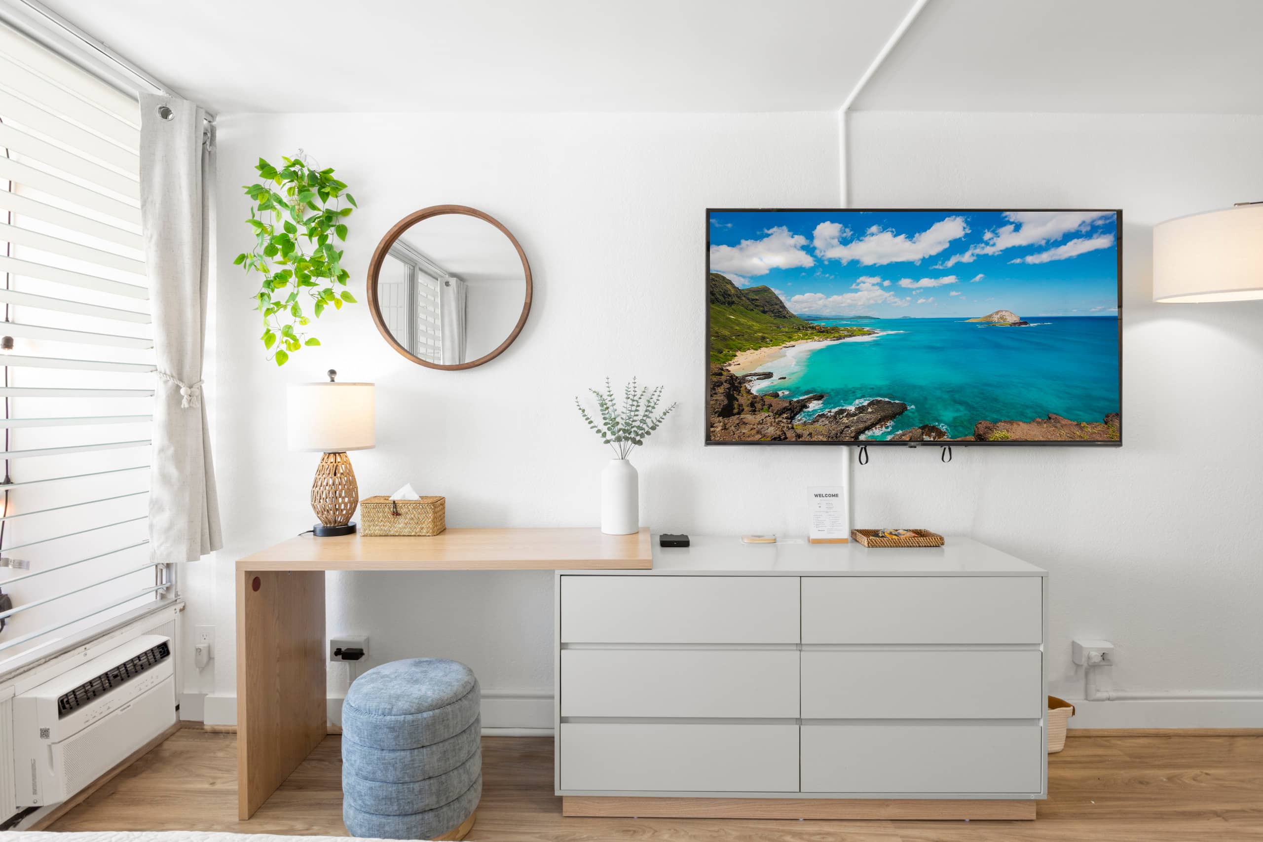 NEW Studio with 2 Queen Beds in Waikiki - Image 2