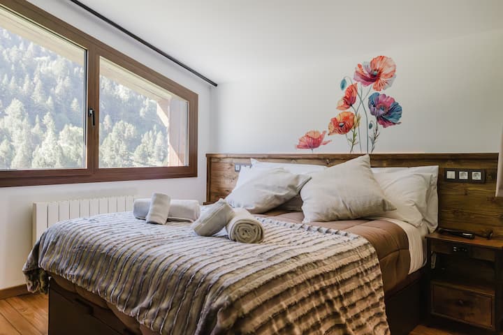 غرفة داخلية مع حمام خاص ✨