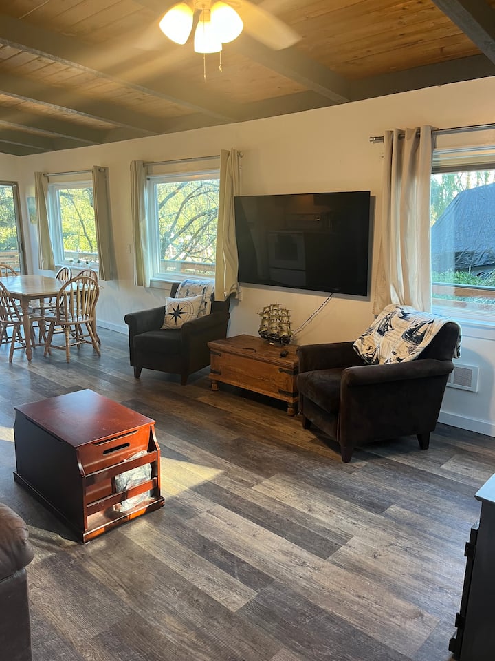Kiwanda House - Pacific City, OR