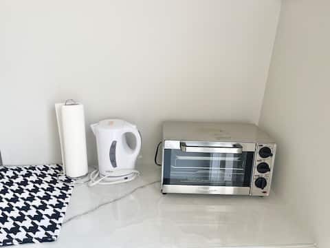 Popular Airbnb listing: Modern 1 bed Living…. in Mc Cauley