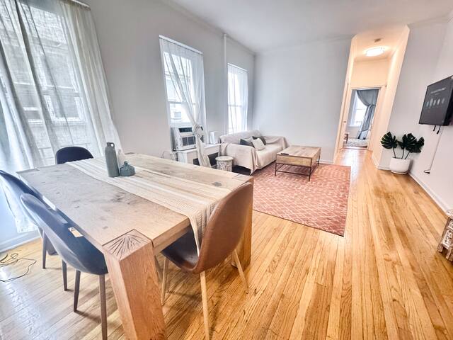 Residence Heritage Chic Prime Location 2Bed Gem gallery image 2