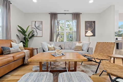 Top Airbnb: Luxe 5BR Family Retreat Hot Tub, Pool & Games in Denver Metropolitan Area