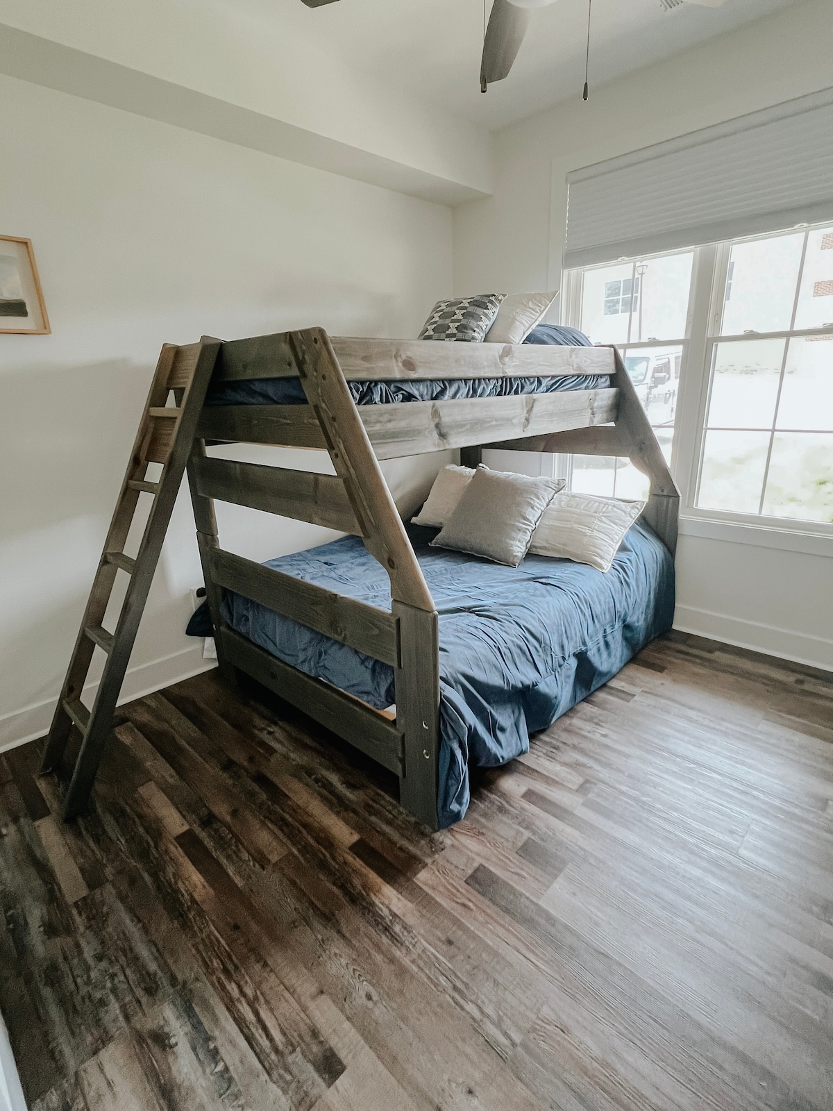 საძინებელი 4