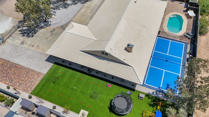 High-End Vacation rental! 5BR gallery image 2