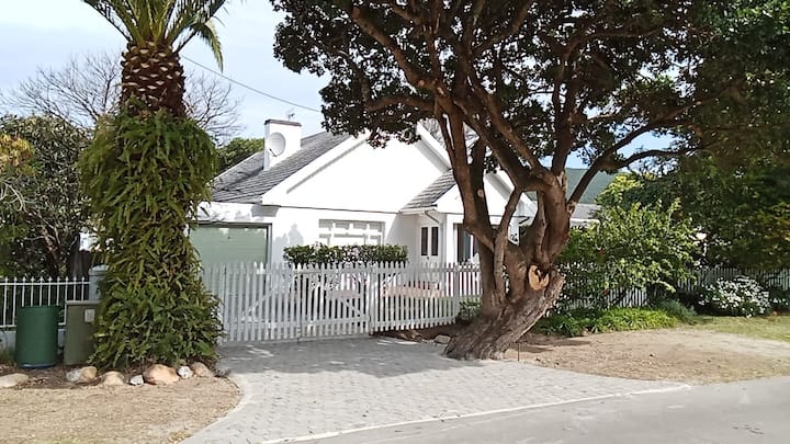 3 Bed Bliss In Leisure Isle - Knysna