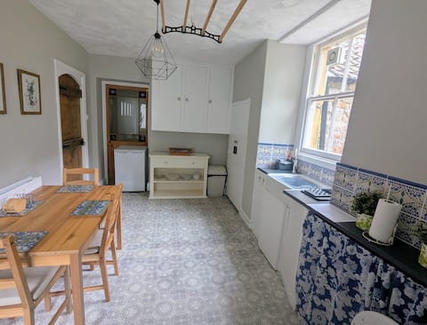 Top performing Airbnb: Spacious private suite in Victorian house, Weston in Weston Super Mare