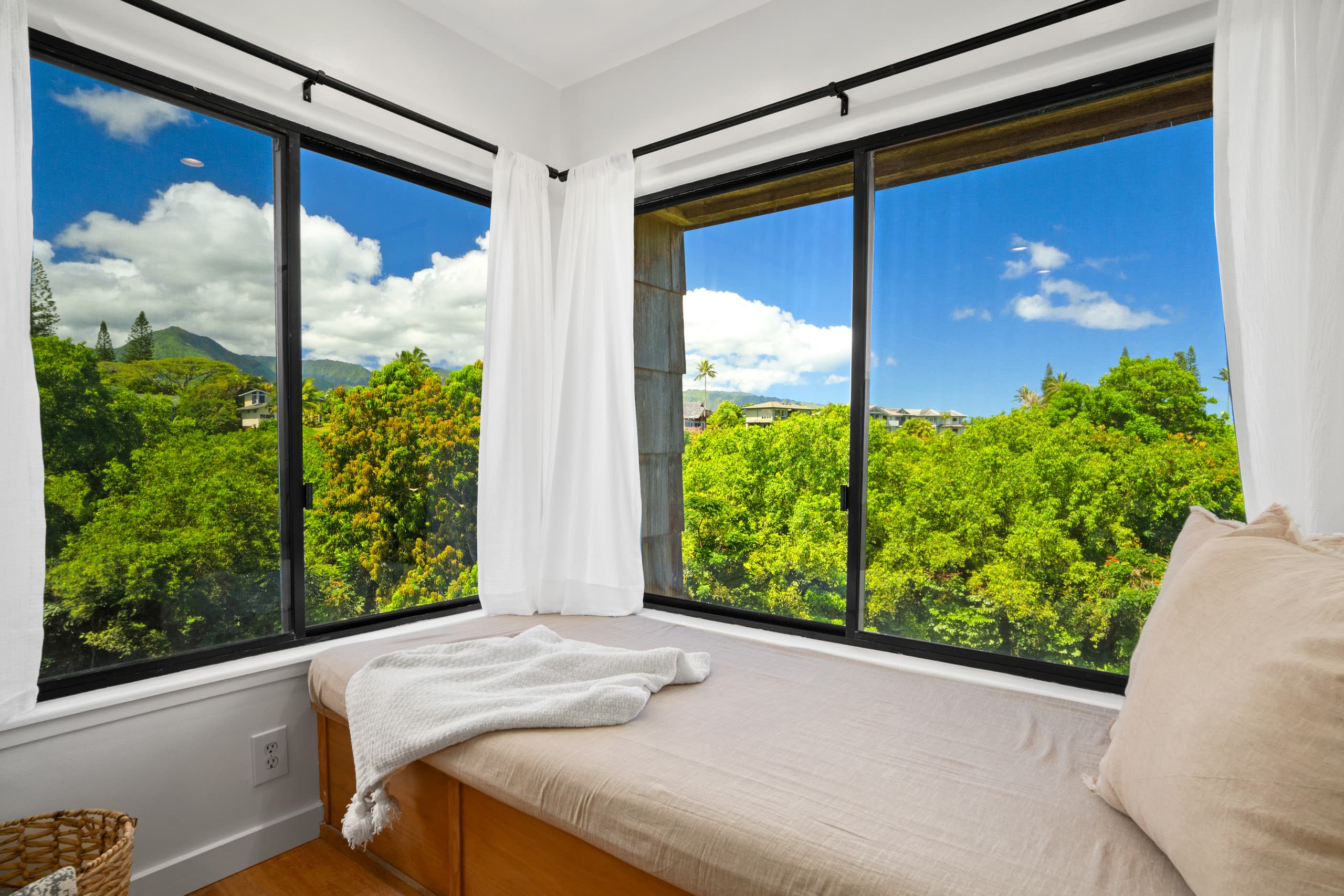 Condo in Princeville · ★4.96 · 1 bedroom · 2 beds · 1 bath - Image 4