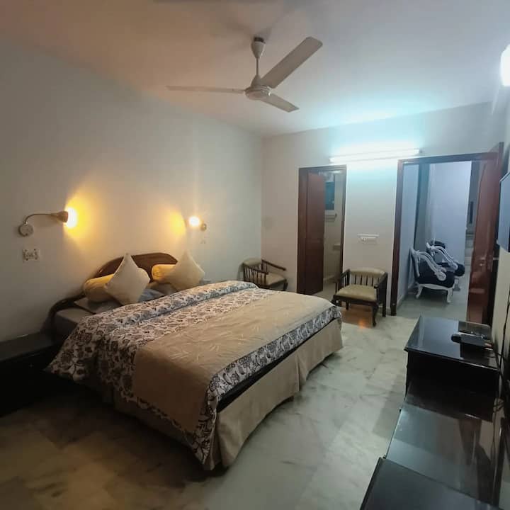 Fotografija druge spavaće sobe kliknula je tijekom noći s drugim anđelima