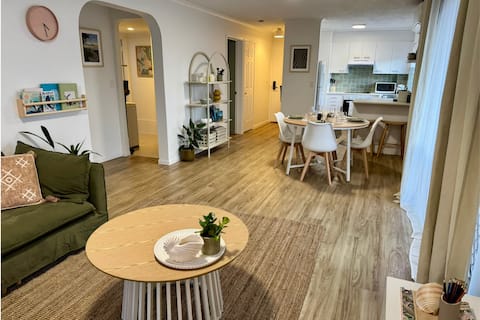 Popular Airbnb listing: Salt, Soul, Sun. 250m walk to Kings Beach. in Kings Beach