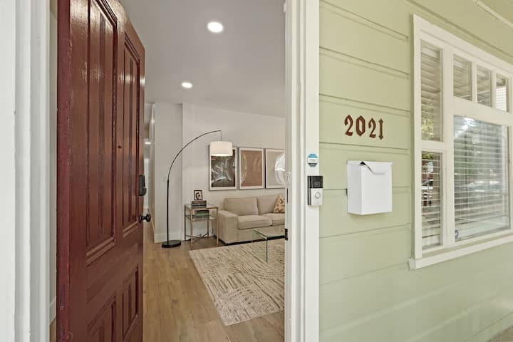 Superb Victorian 2/2 In Midtown - Sacramento, CA