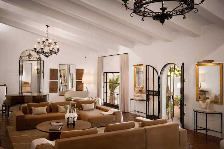 Ravenscroft Luxury George Washington Smith Estate - Santa Barbara, CA