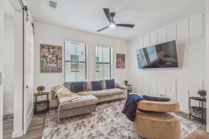 Modern Ybor City Townhome - Tampa, FL