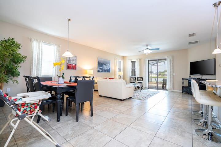 Spacious Home 4 Beds/1 Sofa Bed/3 Baths/9 Ppl/pool - Kissimmee, FL