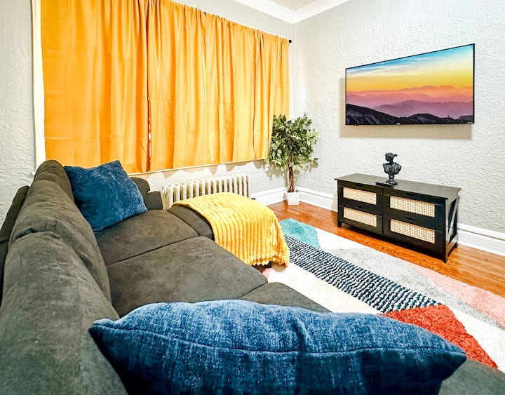 Cozy & Stylish Apt For 4 Near City+airport - Melrose Park, IL