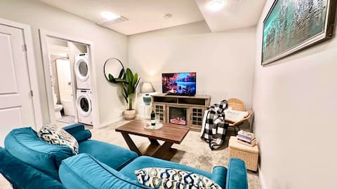 Top performing Airbnb: King Bed Suite, Fireplace, Laundry, Near WEM in Rosenthal