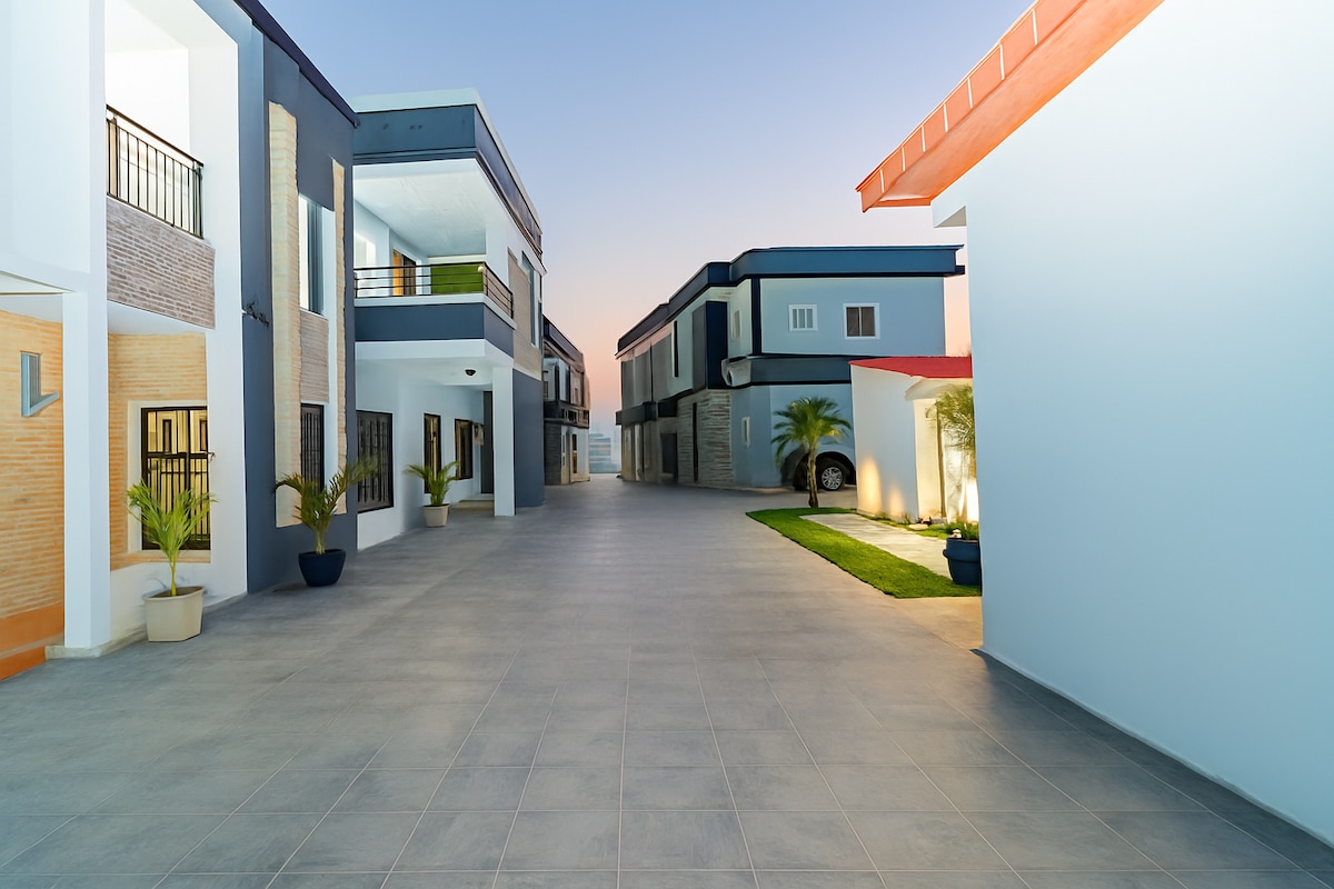 Exterior image 6