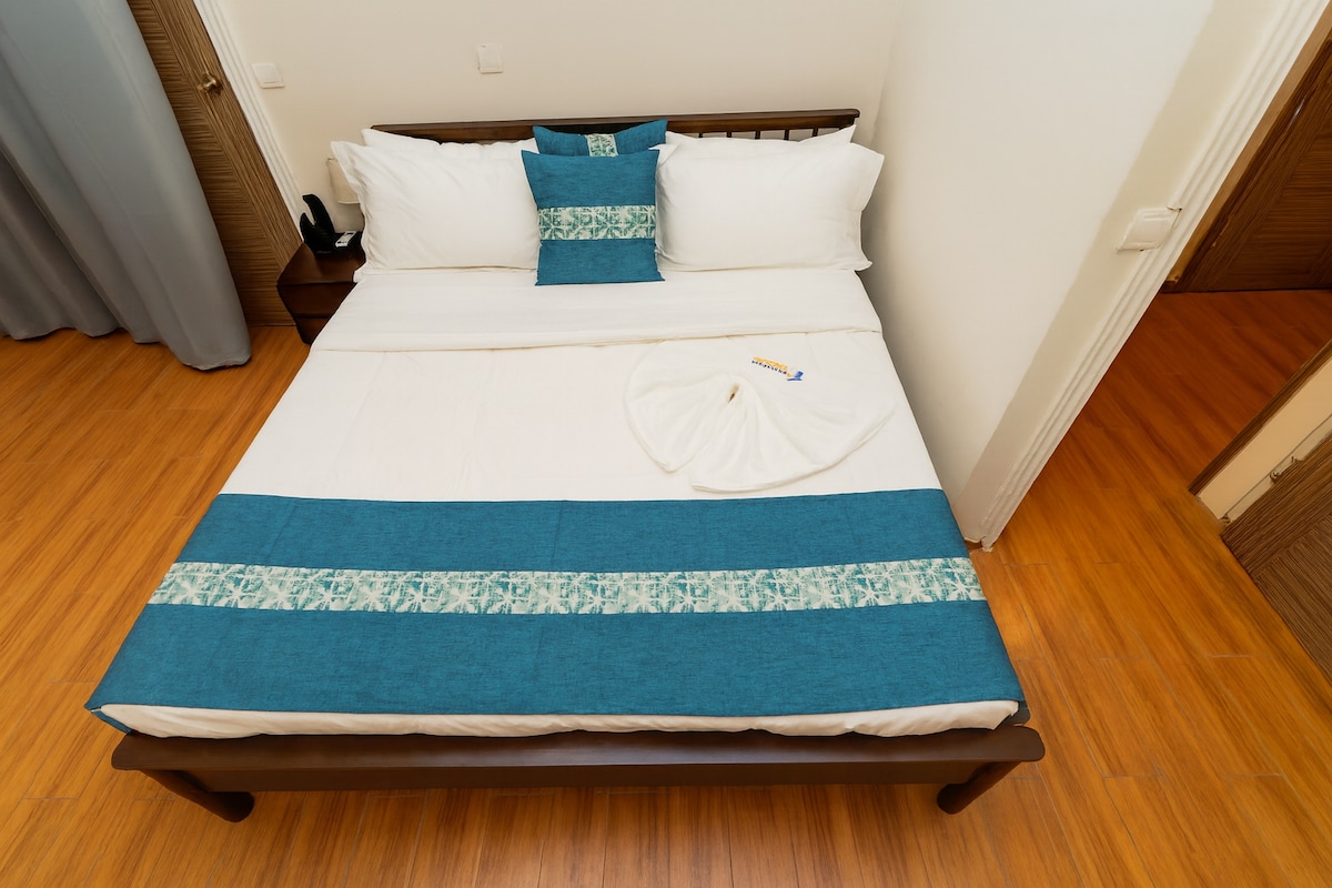 Bedroom 2 image 2