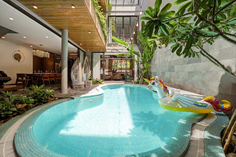 Top-earning Airbnb listing in Quận Ngũ Hành Sơn, 7 bedrooms
