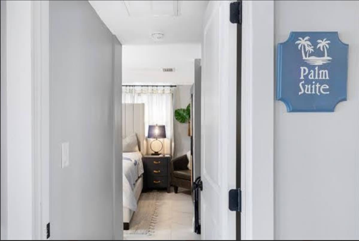 جناح بالم: جناح كينج مع حمام داخلي وممر خاص إلى المسبح.