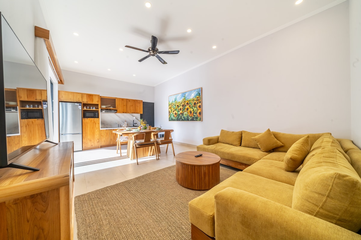 Villa in Denpasar Selatan · ★4.77 · 3 bedrooms · 3 beds · 3.5 private baths, сопоставимый объект Airbnb