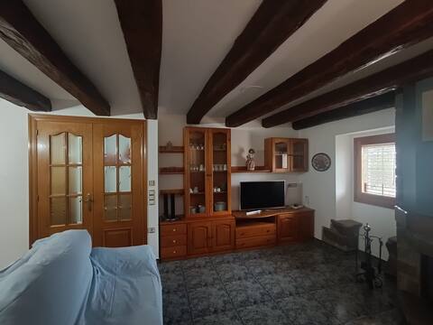 Anuncio de Airbnb popular: Cal Fortic, Navès en Lleida