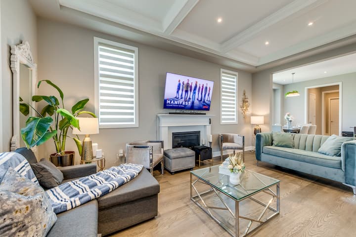 Everest Luxury In Oakville - Oakville