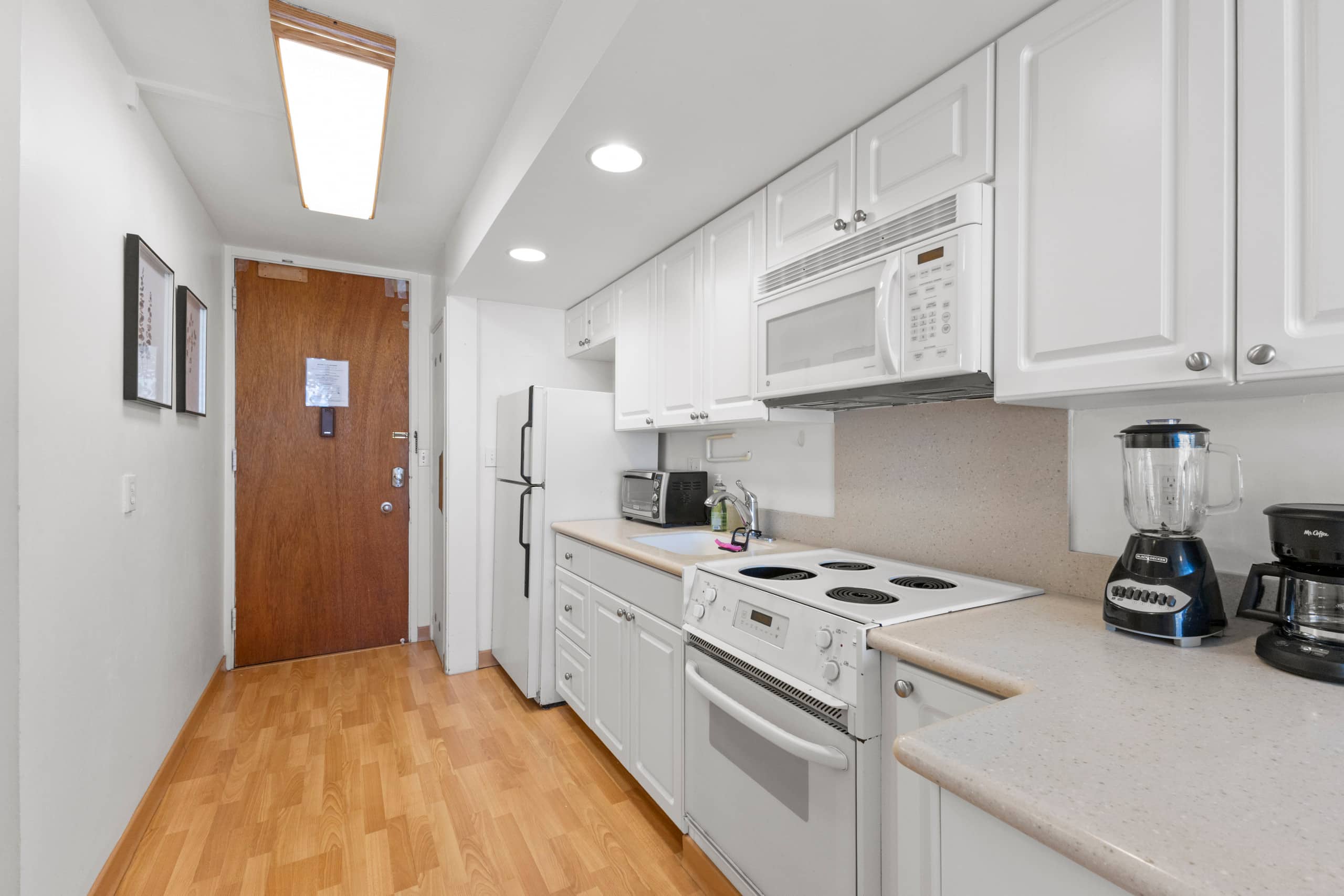 Condo in Honolulu · ★4.55 · Studio · 3 beds · 1 private bath - Image 19