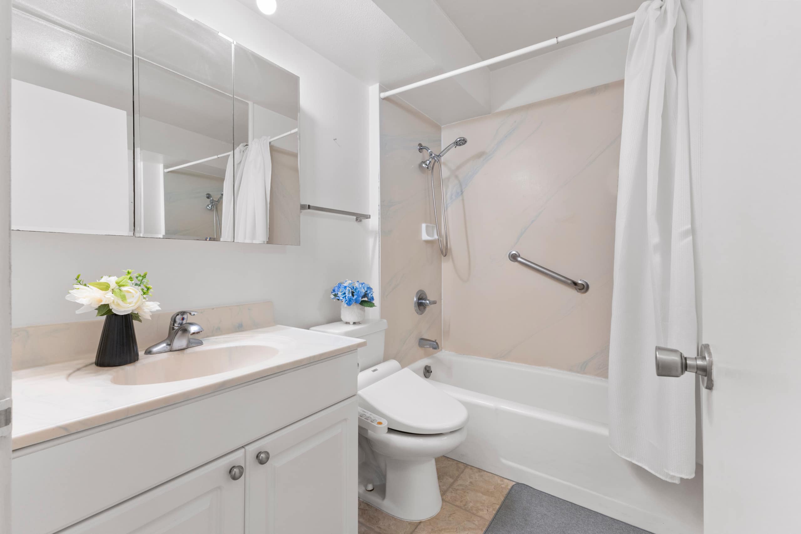 Condo in Honolulu · ★4.55 · Studio · 3 beds · 1 private bath - Image 22