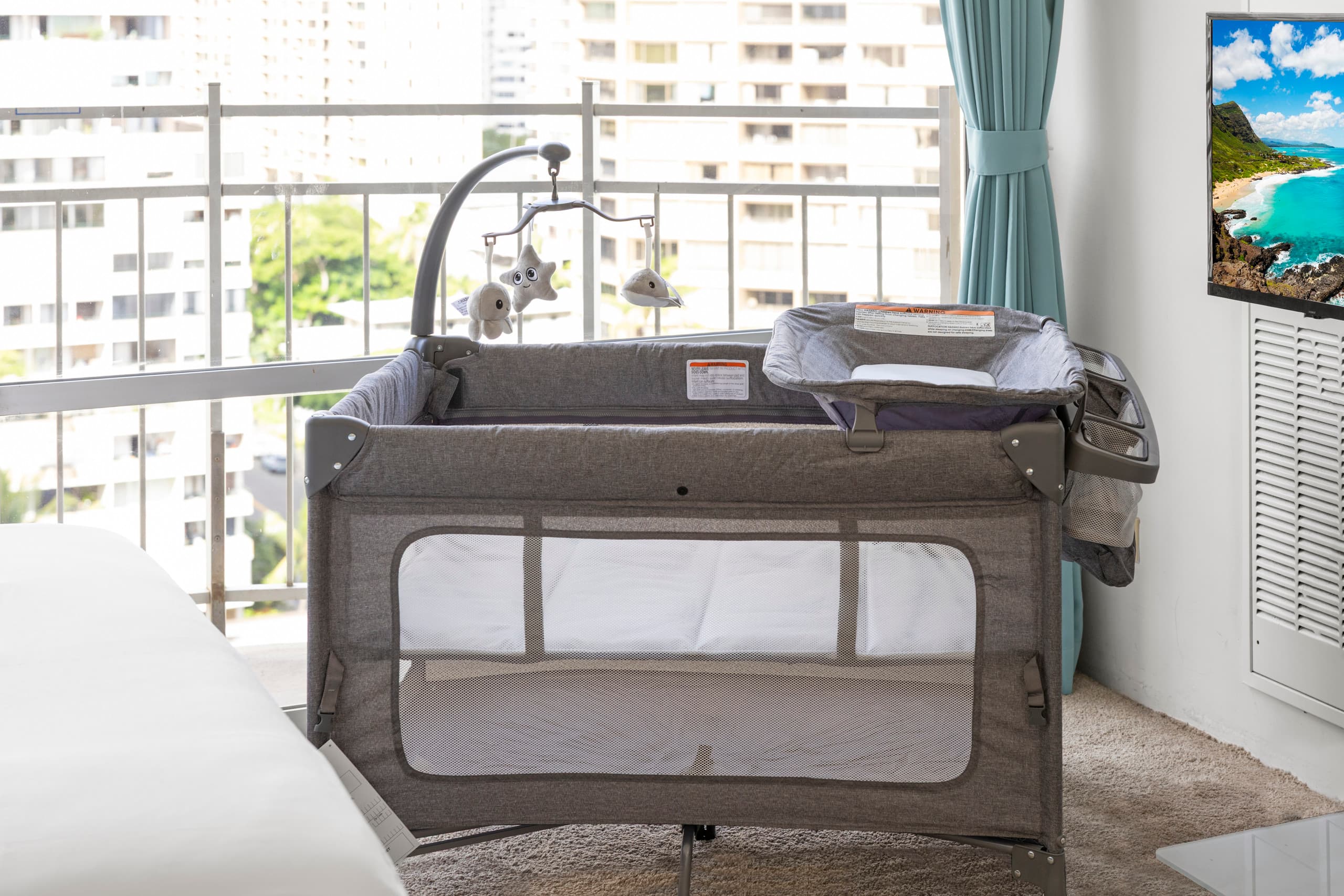 Condo in Honolulu · ★4.55 · Studio · 3 beds · 1 private bath - Image 4