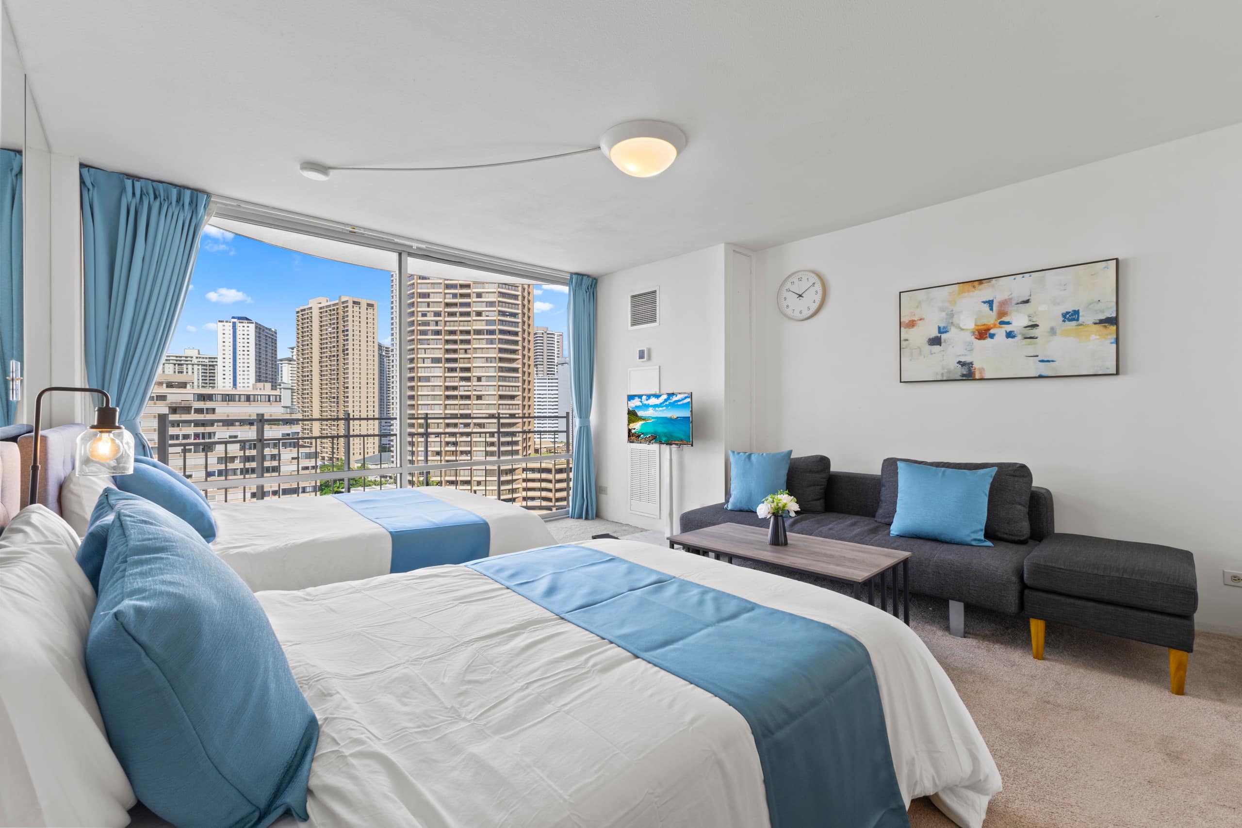 Condo in Honolulu · ★4.55 · Studio · 3 beds · 1 private bath - Image 11