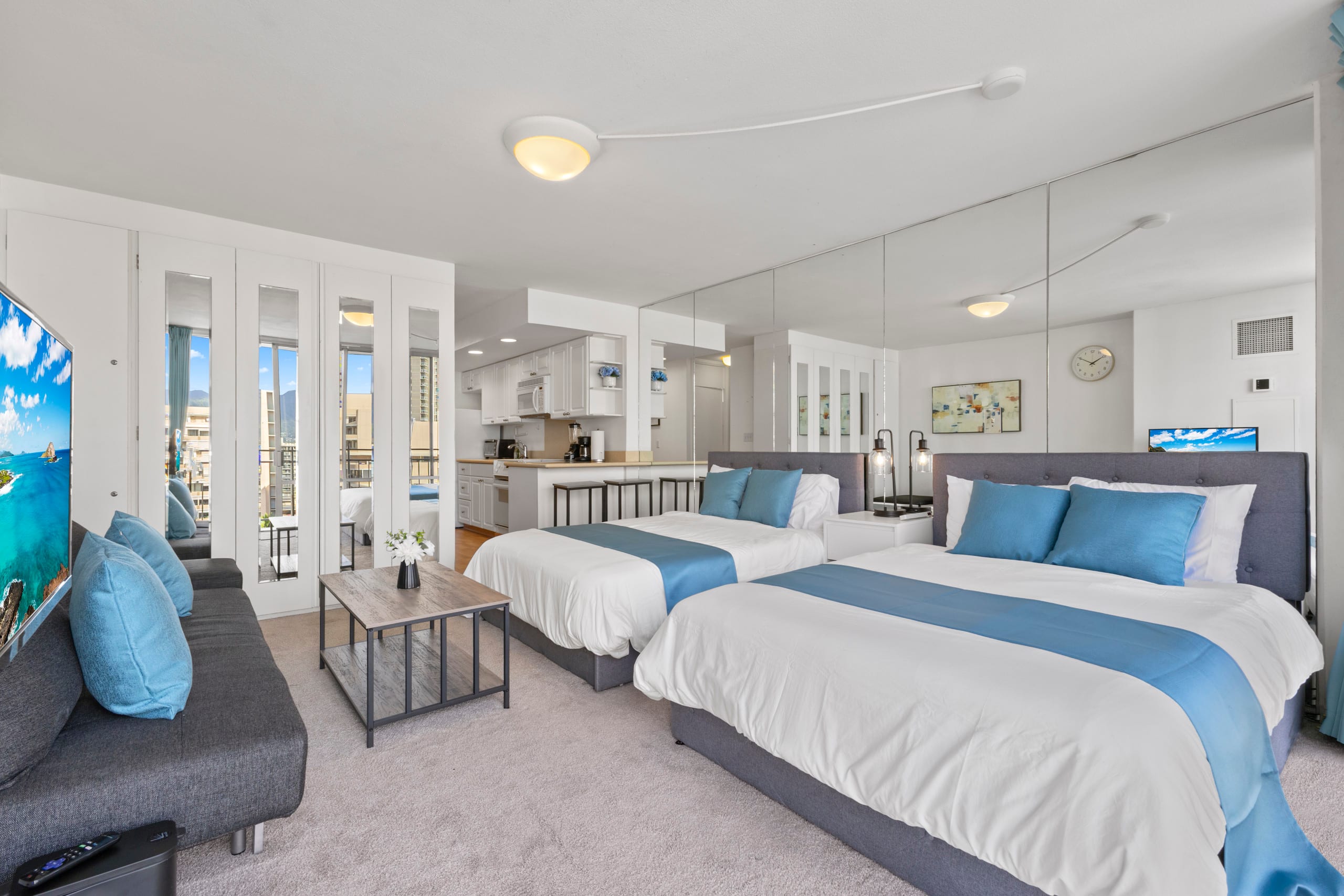 Condo in Honolulu · ★4.55 · Studio · 3 beds · 1 private bath - Image 8