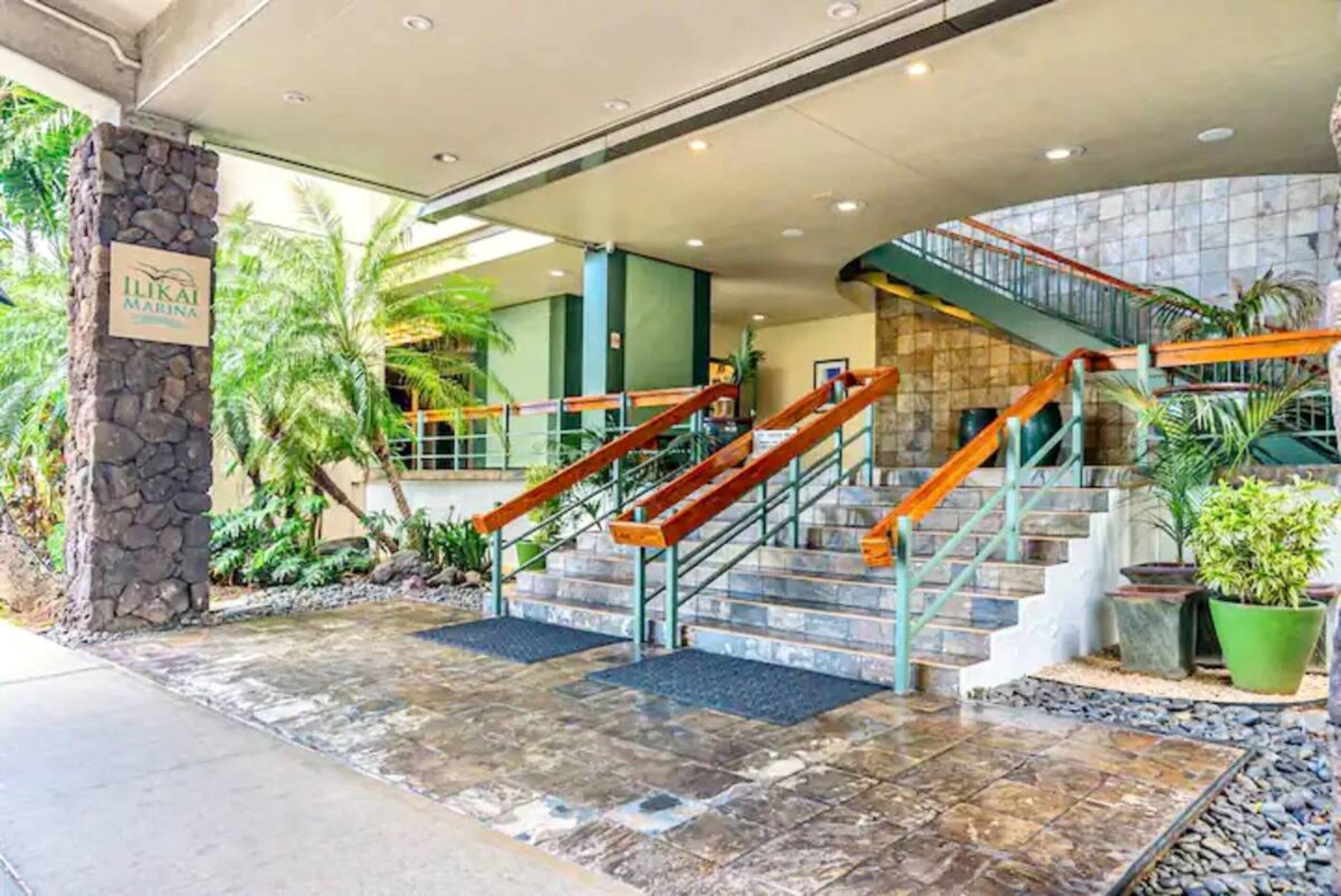 Condo in Honolulu · ★4.55 · Studio · 3 beds · 1 private bath - Image 33