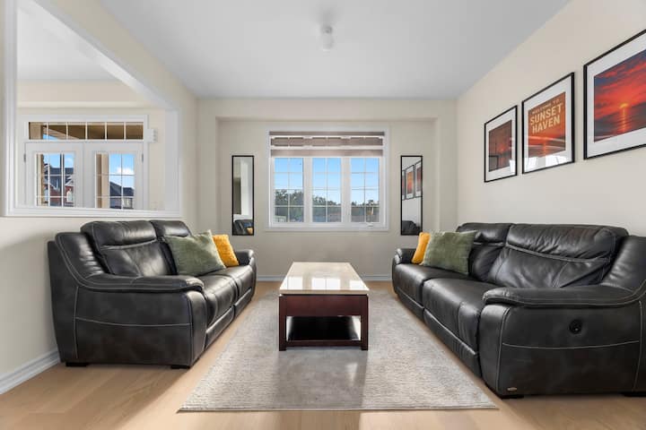 Sunset Haven: Modern 6b/3.5b,office,5g,parking! - Georgina
