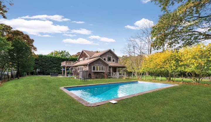 East Hampton Spectacular Entertainment Patio & Spa - East Hampton, NY