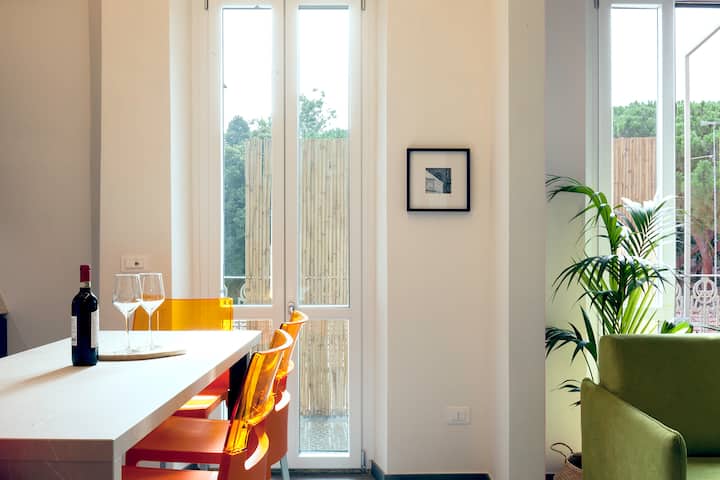 The Florence Gem: Historic Charm & Terrace - Florence