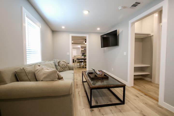 Diamond Duplex | Simple Savannah Stay - Georgia (State)