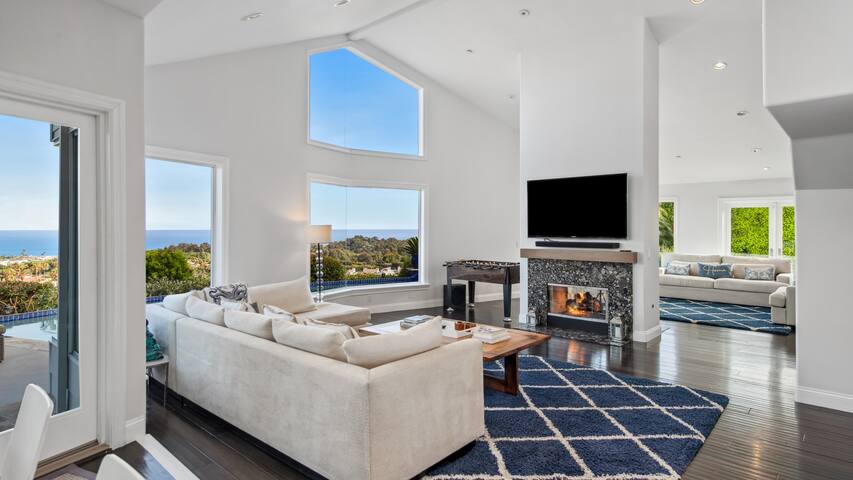 High-End – Hot Tub – Pool – Pacific View – Private gallery image 3