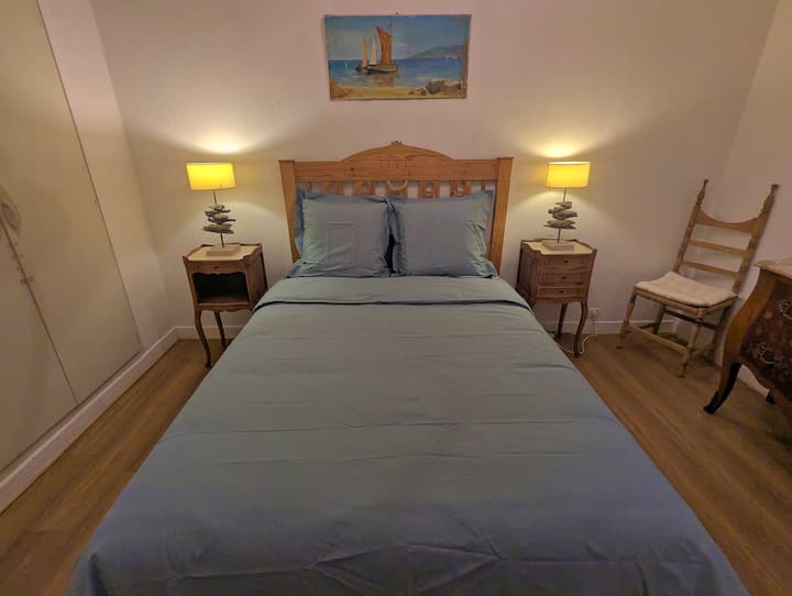 Chambre avec lit 140*190