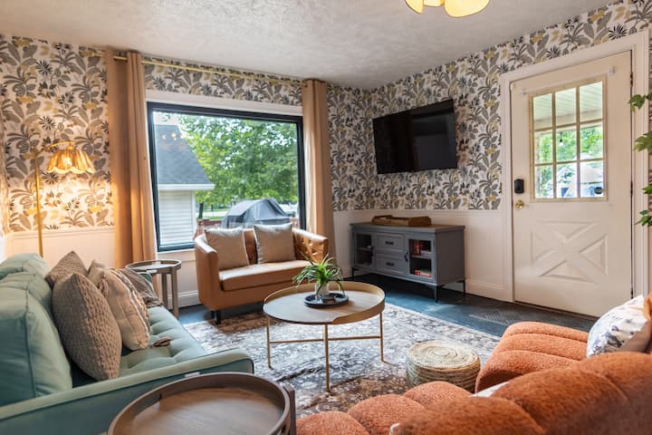 Game Room, Hot-tub, Gym, Pet-friendly, Sleeps14 - Indianapolis, IN