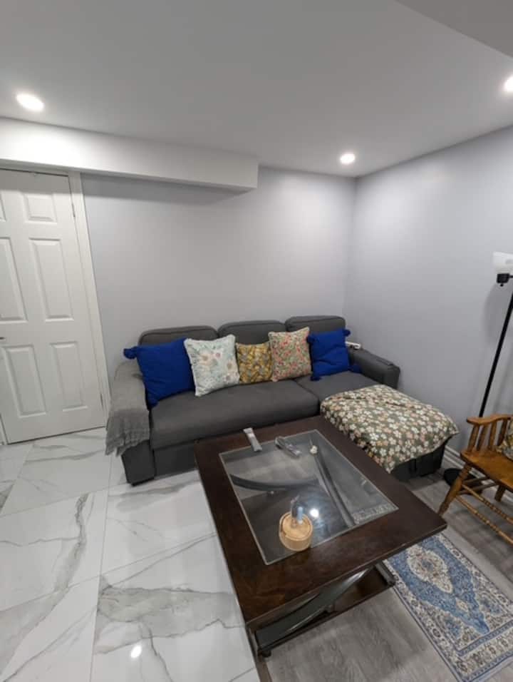 Guildwood 2br Basement Retreat - Pickering