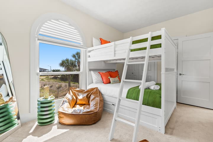 LayLow Oak Island photo 9