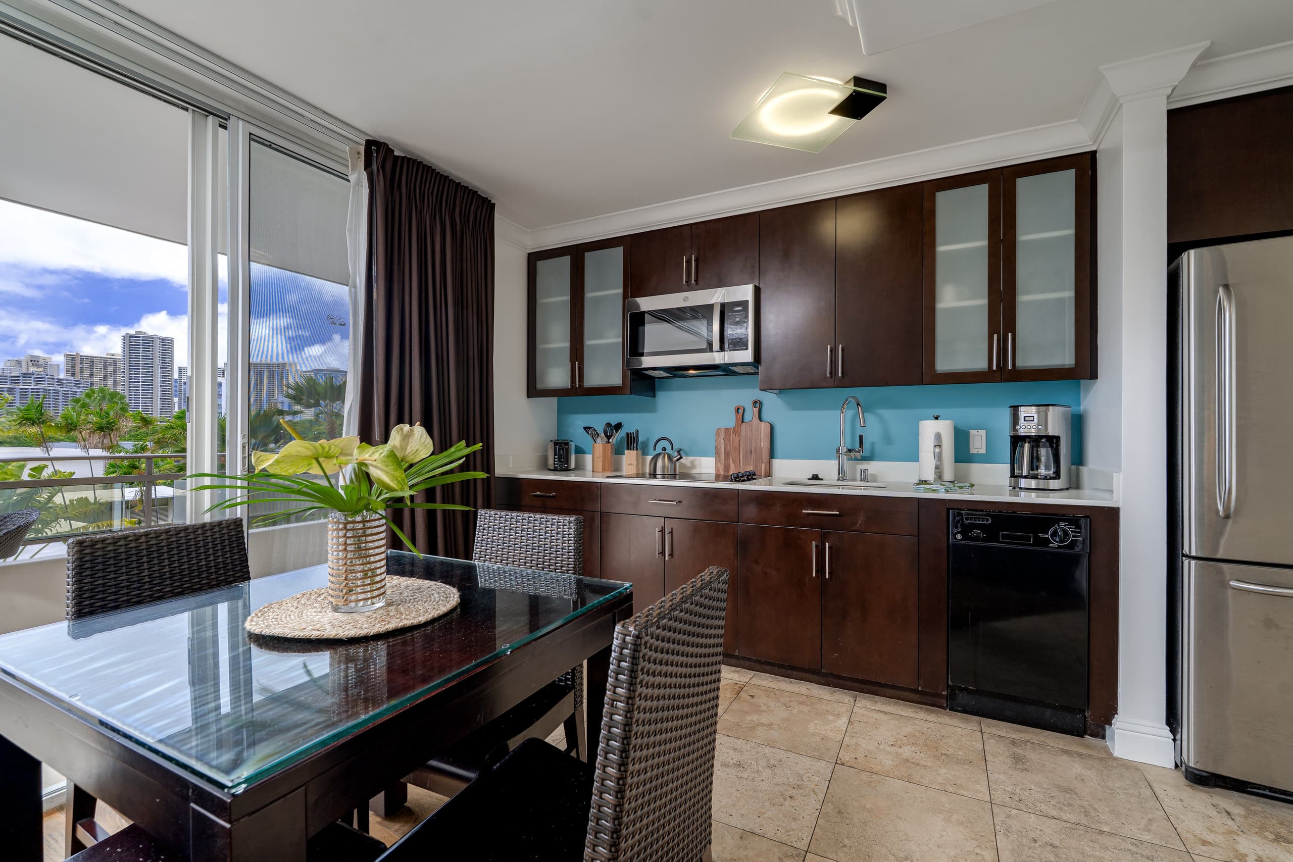 Condo in Honolulu · ★4.9 · 1 bedroom · 2 beds · 1 private bath - Image 12