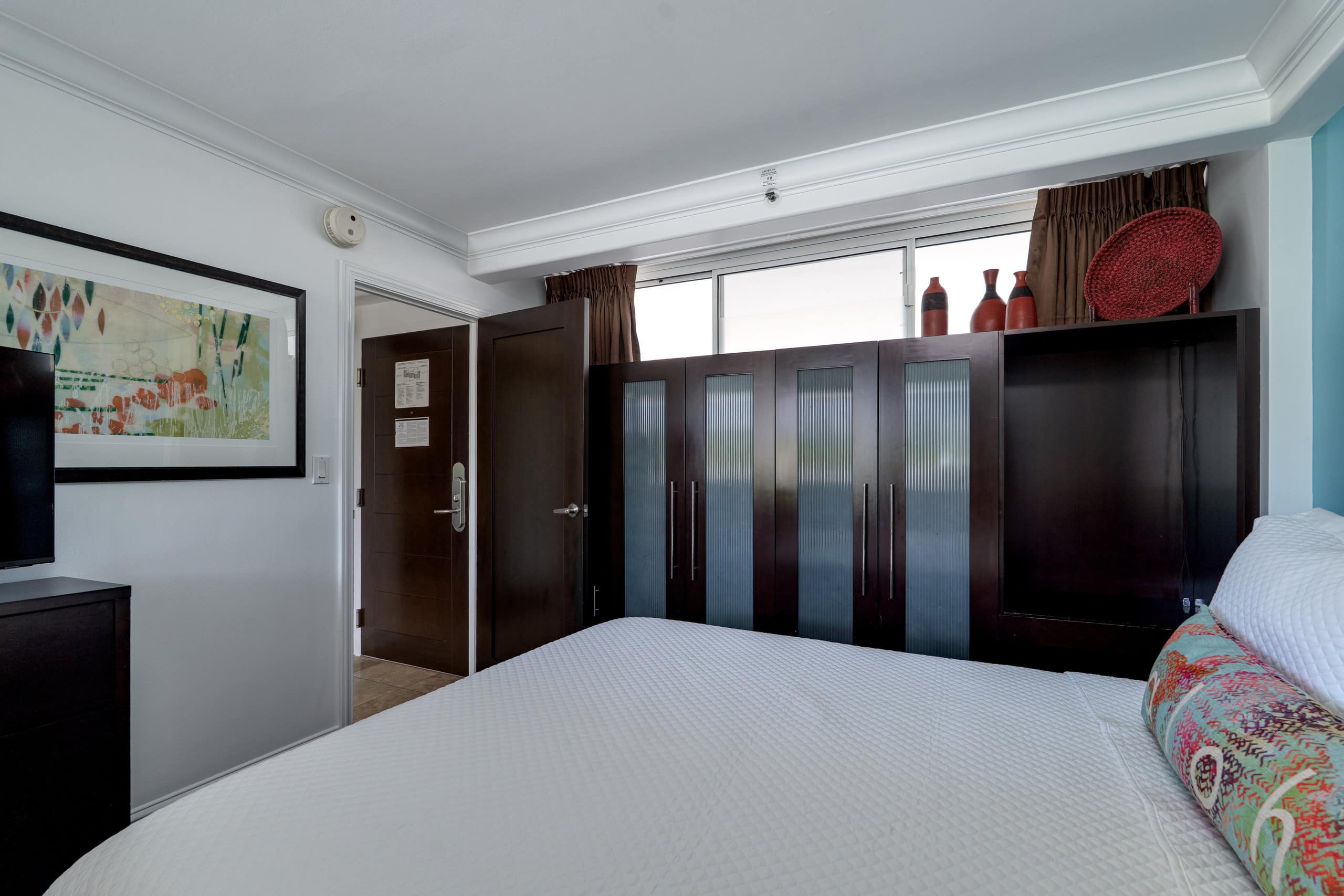 Condo in Honolulu · ★4.9 · 1 bedroom · 2 beds · 1 private bath - Image 17