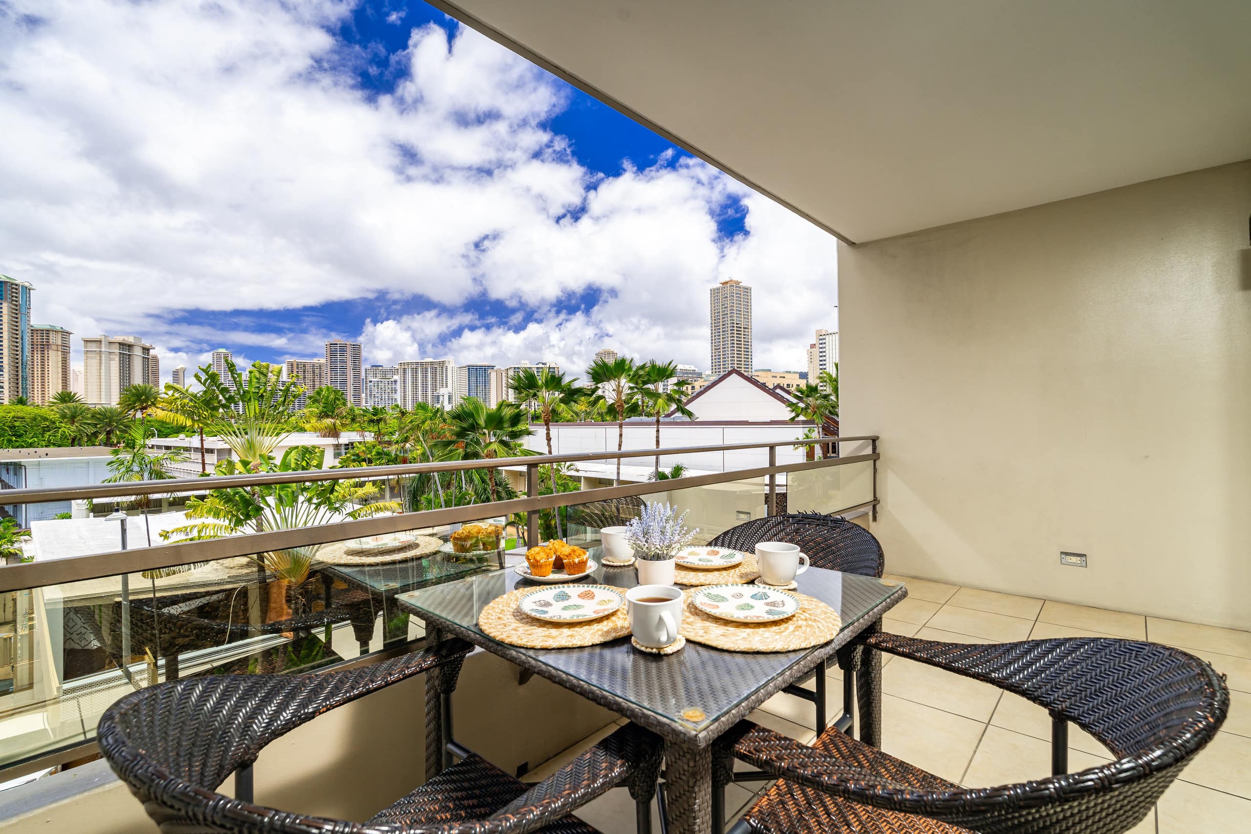 Condo in Honolulu · ★4.9 · 1 bedroom · 2 beds · 1 private bath - Image 21
