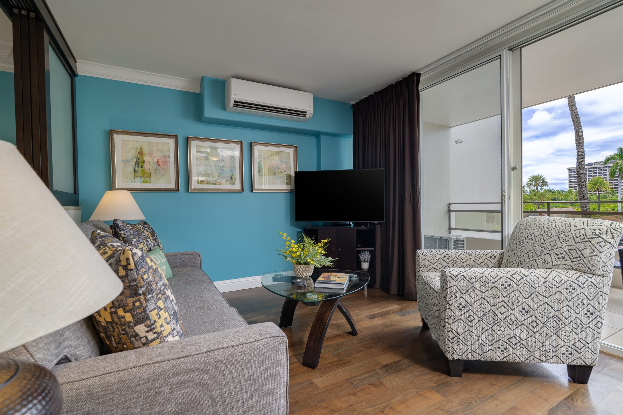 Condo in Honolulu · ★4.9 · 1 bedroom · 2 beds · 1 private bath - Image 2