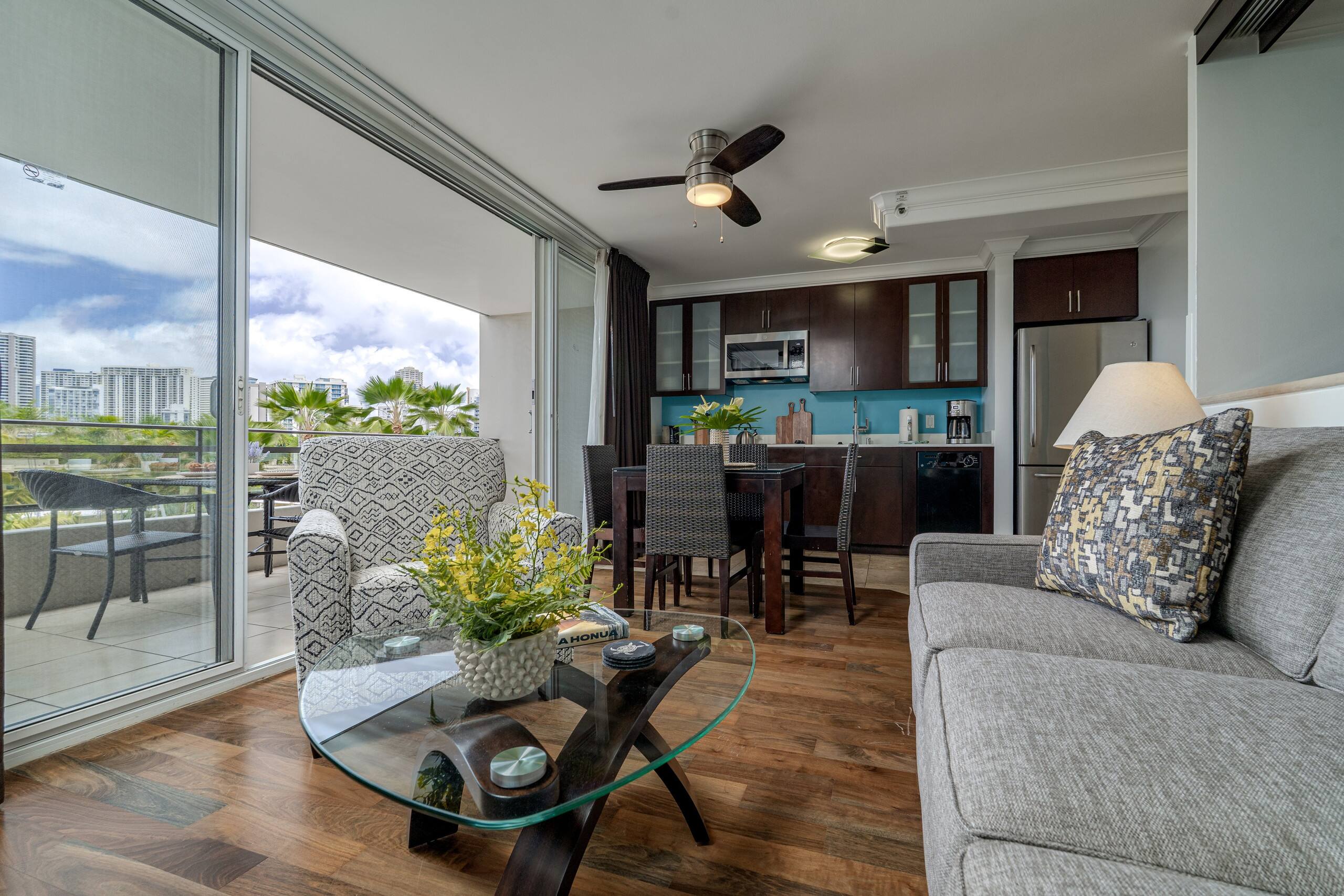 Condo in Honolulu · ★4.9 · 1 bedroom · 2 beds · 1 private bath - Image 3