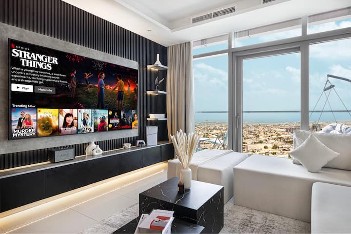 3br | Infinity Pool With Burj View | Ps5 - 85" Tv - Dubai