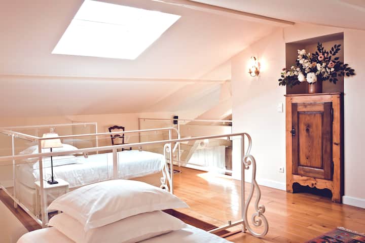 -	Mezzanine avec 2 lits simples
-	Mezanín s 2 samostatnými lôžkami
