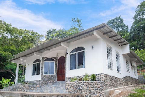 k* Casa Matilde | 2BR Santa Fe Retreat by River